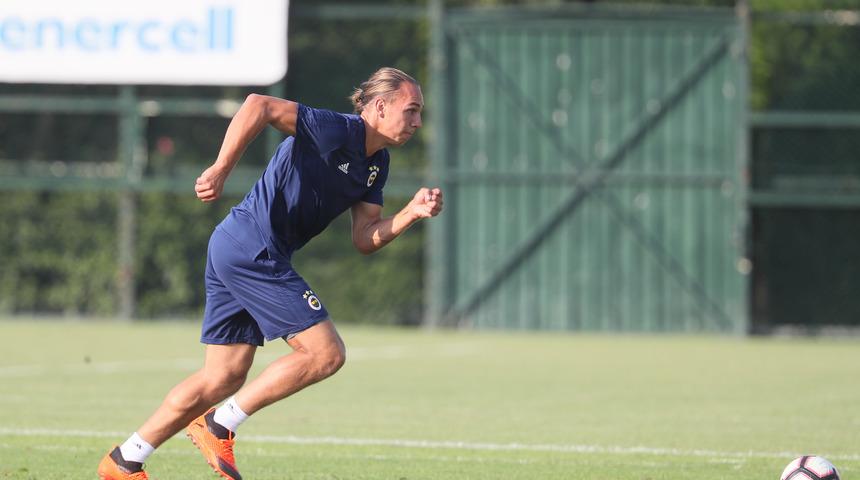 Michael Frey Fenerbah&ccedil;e ile ilk antrenmanına &ccedil;ıktı