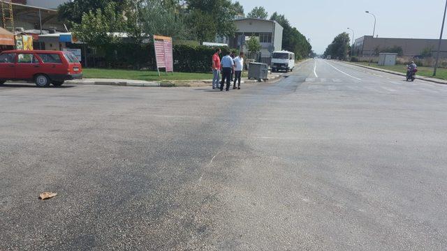 TIR'dan dökülen mazot kazaya neden oldu; 2 yaralı