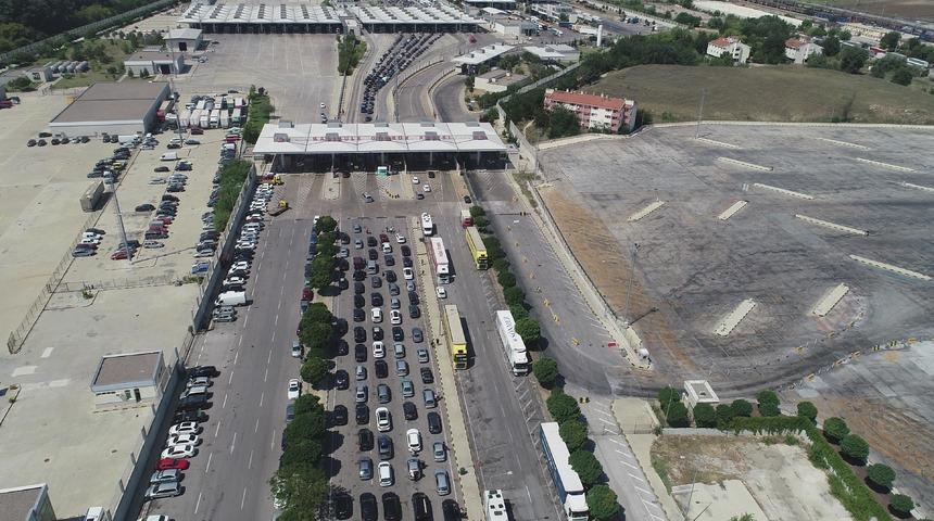 Kapıkule'de gurbetçi kuyruğu eridi: 4 günde 77 bin kişi çıkış yaptı
