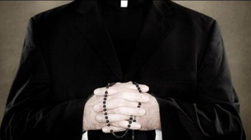 Kanada'da papaz skandalı! &Ouml;m&uuml;rboyu kız torununu g&ouml;remeyecek