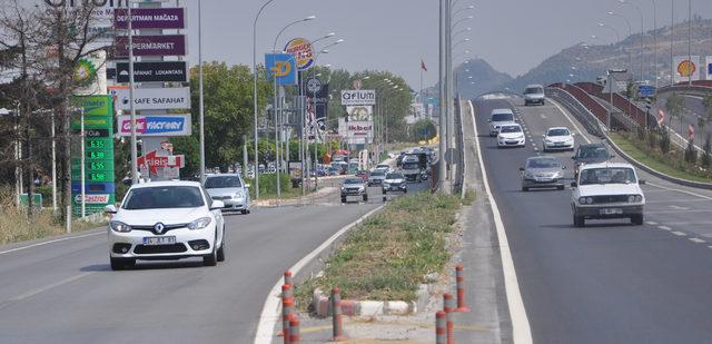 Afyonkarahisar'da tatil dönüşü trafiği