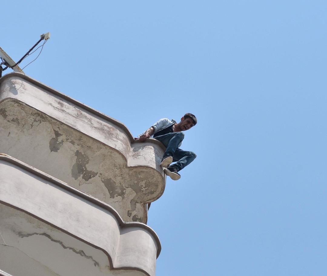 İntihar girişimini canlı yayınladılar 