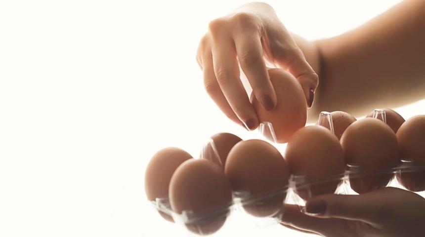 15 haşlanmış yumurtayı makatına sokunca sonu k&ouml;t&uuml; oldu!