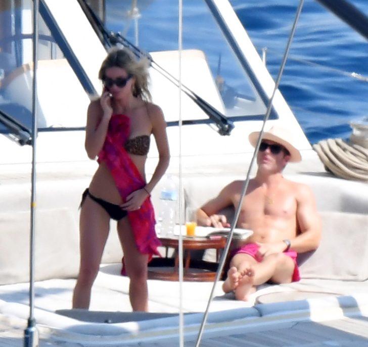 Aile tanışmasına geldi, sere serpe güneşlendi G4