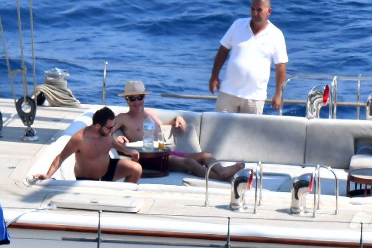 Aile tanışmasına geldi, sere serpe güneşlendi G5