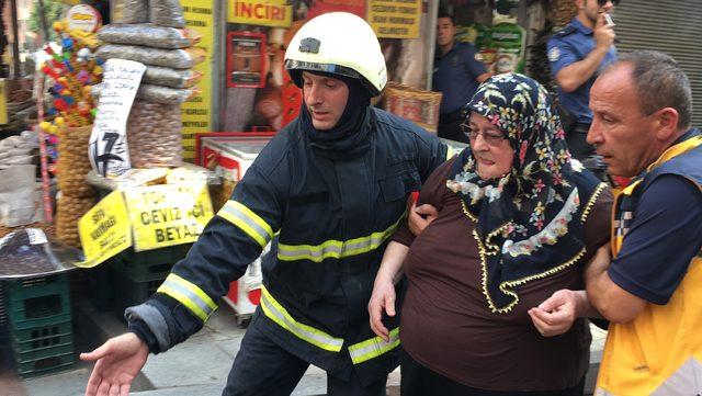 İzmit'te çıkan yangında, 10 kişi dumandan etkilendi