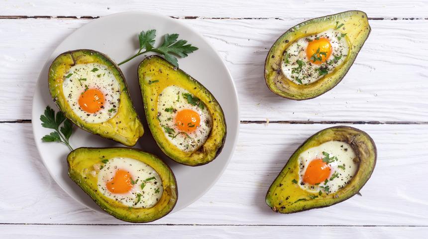 Karın yağlarını çılgın gibi yakan avokado ve yumurta ikilisi