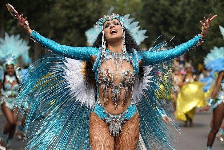 Avrupa'nın en büyük sokak festivali Notting Hill Karnavalı başladı  G1