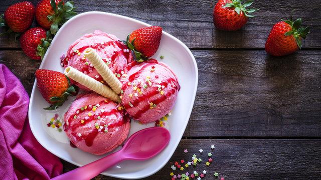 Bunaltıcı sıcakların kurtarıcısı dondurmayı kendimiz yapıyoruz: 7 efsane dondurma tarifi