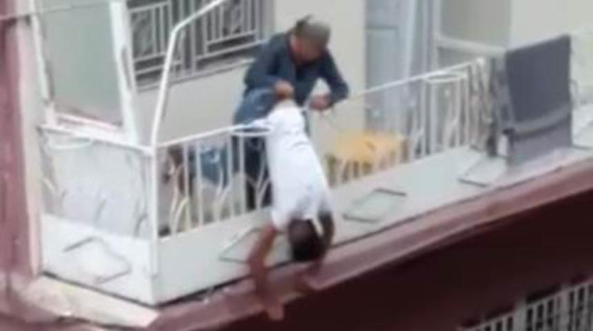 Hatay'da korkunç görüntü! Balkonda asılı halde bulundu