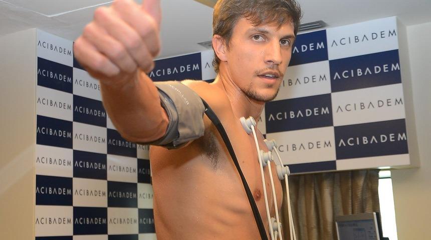 Bursa'nın yeni transferi Santiago Vergini sağlık kontrol&uuml;nden ge&ccedil;ti