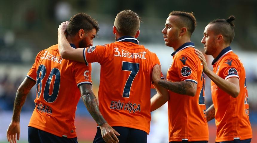Başakşehir zorlanmadı! Ma&ccedil;ta 4 gol vardı