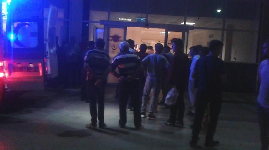 D&uuml;ğ&uuml;nde silahla havaya ateş a&ccedil;ıldı: 4 yaralı