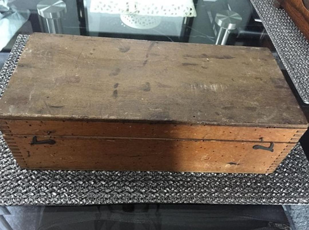 Satın aldığı kutunun i&ccedil;inden &ccedil;ıkanlara inanamadı