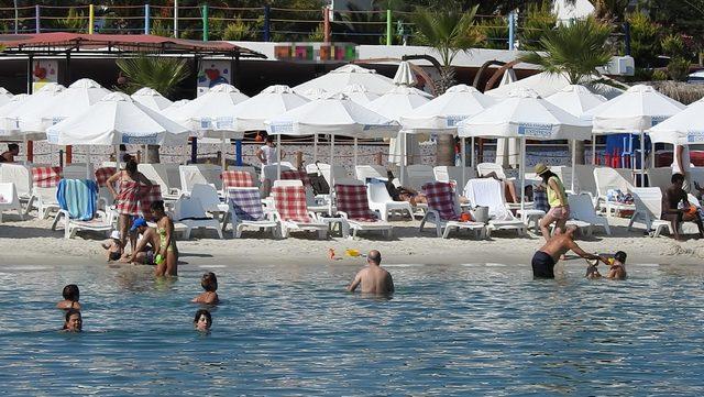 Çeşme'de bayram sonrası da doluluk sürüyor