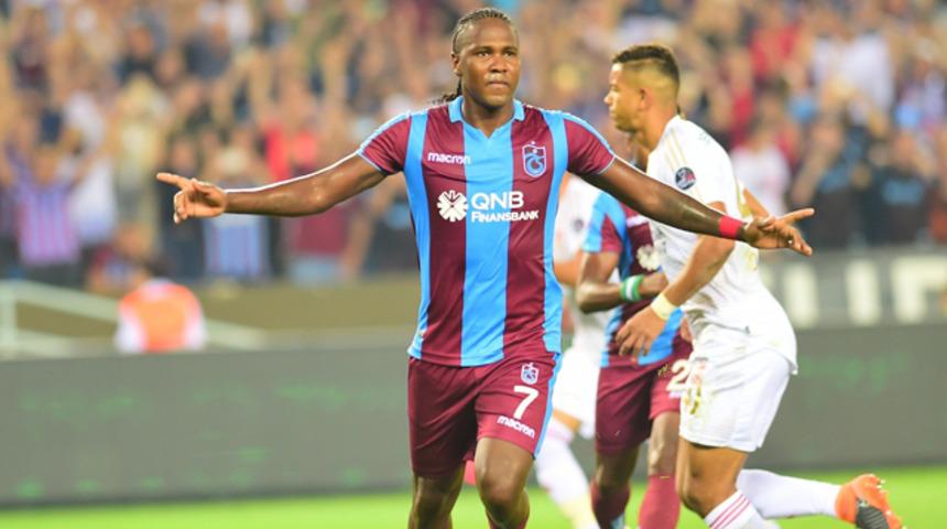 Hugo Rodallega kendini aştı