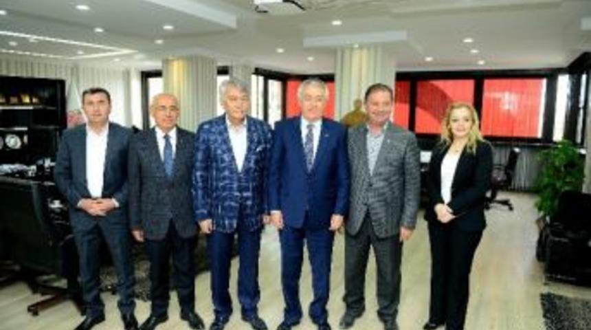 Başkana Kamp&uuml;s Binası İ&ccedil;in Teşekk&uuml;r Ziyareti