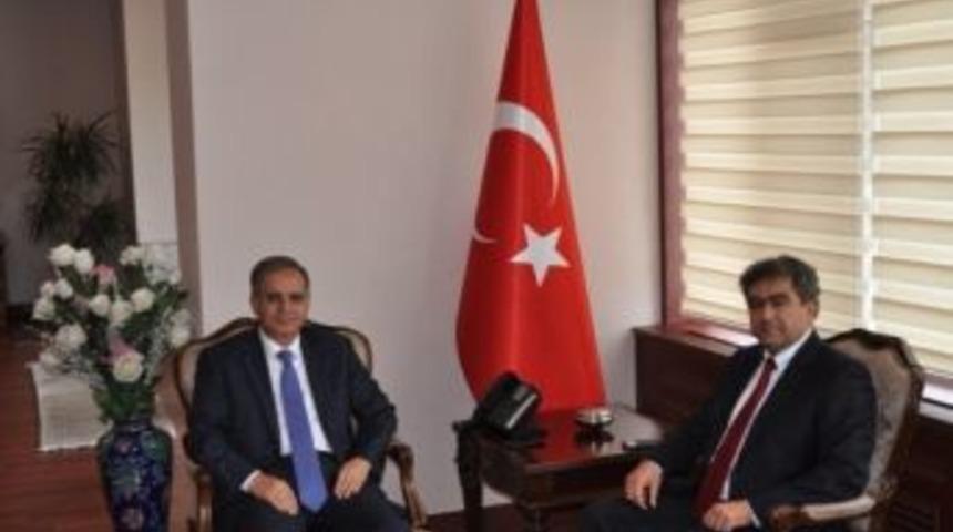 Prof.dr. İskender Akkurt&rsquo;tan Vali S&uuml;leyman Tapsız&rsquo;a Ziyaret