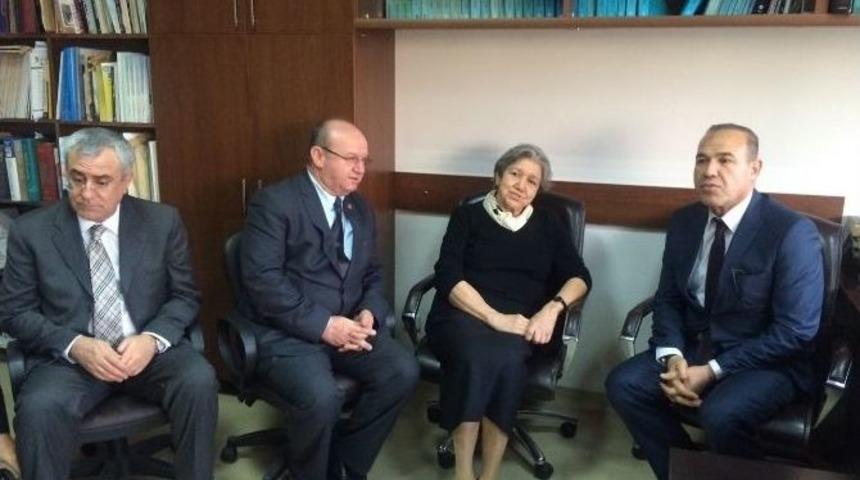 Yaşar Kemal&rsquo;e Adana Heyetinden Vefa