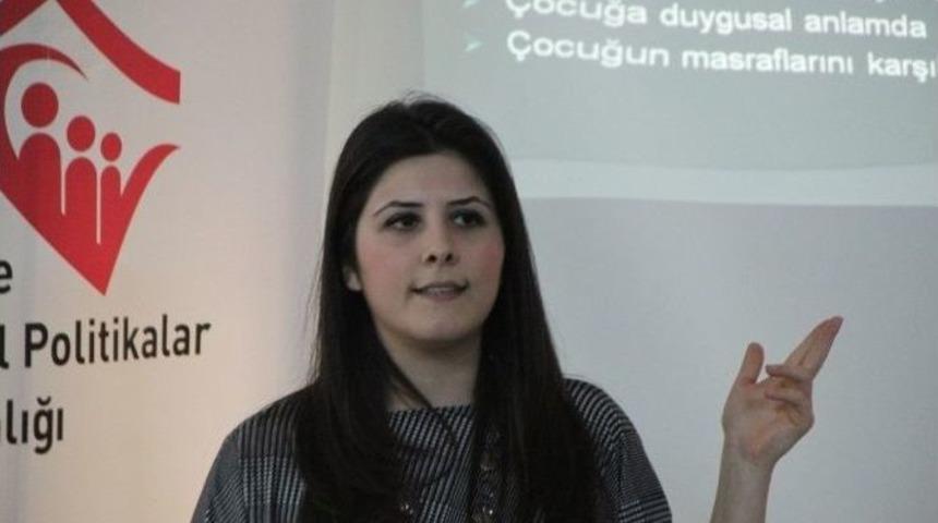 Ey&uuml;p&rsquo;te Aile Ve İletişim Semineri