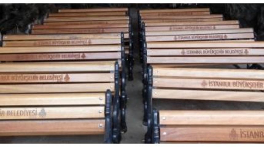 Eskigediz Belediyesi&rsquo;ne İbb Tarafından Oturma Bankları Hibe Edildi