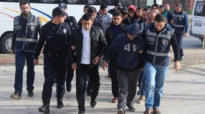 Uyuşturucu Operasyonunda G&ouml;zaltına Alınan 12 Kişi Adliyeye Sevk Edildi