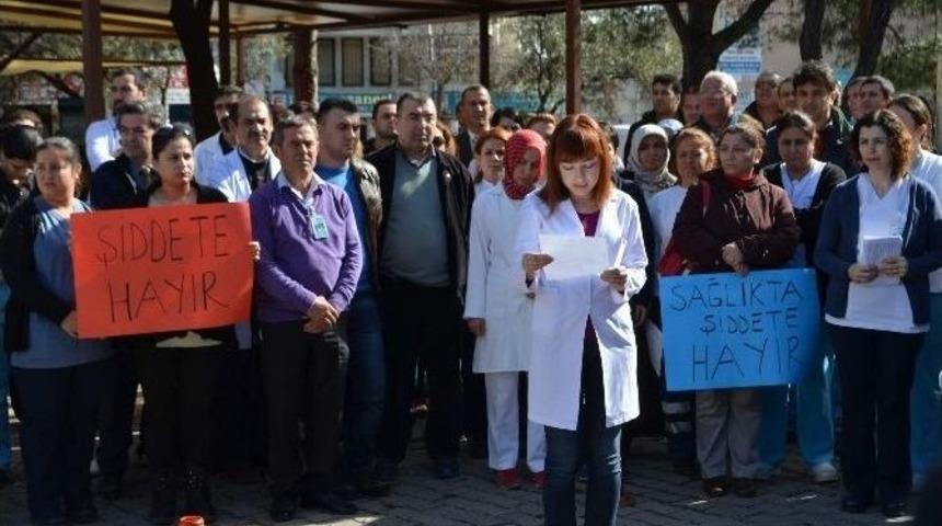 Ortaca Devlet Hastanesi&rsquo;nde &Ccedil;alışana Şiddete Hayır Eylemi