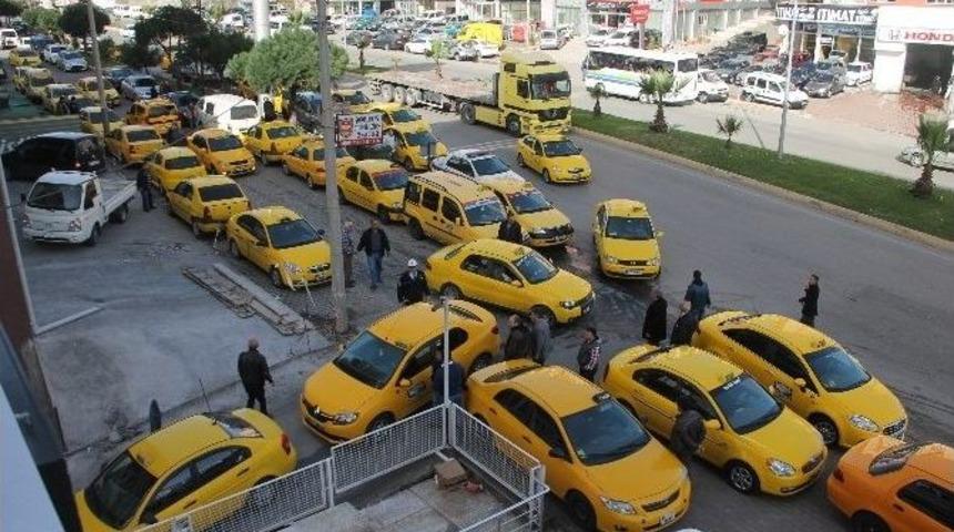 Taksiciler &Ouml;z&uuml;r Ve Destek İ&ccedil;in Geldi