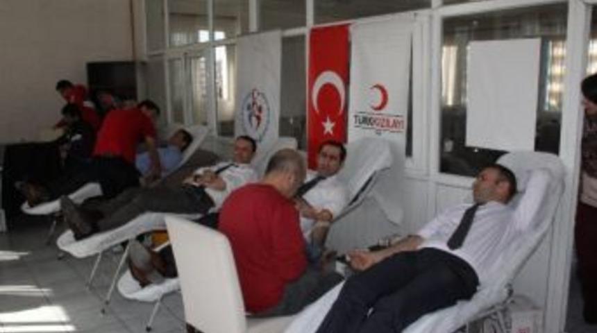 Mersin Spor İl M&uuml;d&uuml;rl&uuml;ğ&uuml; Personeli Kan Bağışı Yaptı
