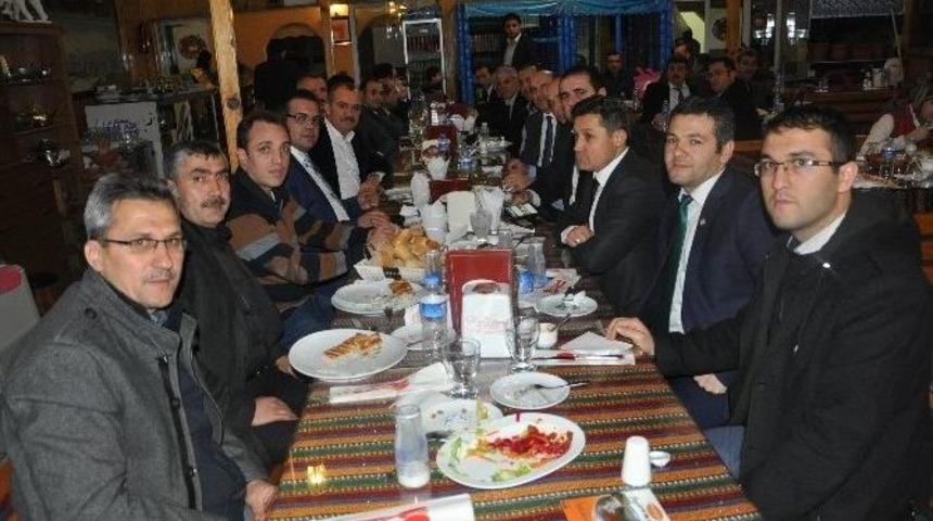 Boz&uuml;y&uuml;k&rsquo;te B&uuml;ro Memur Sen&rsquo;in Veda Yemeği