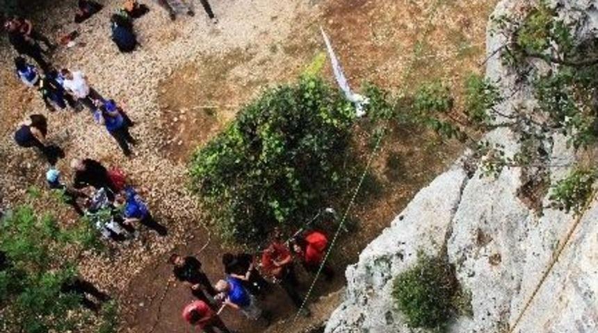 Dağcıların Rotasına Taş Ocağı