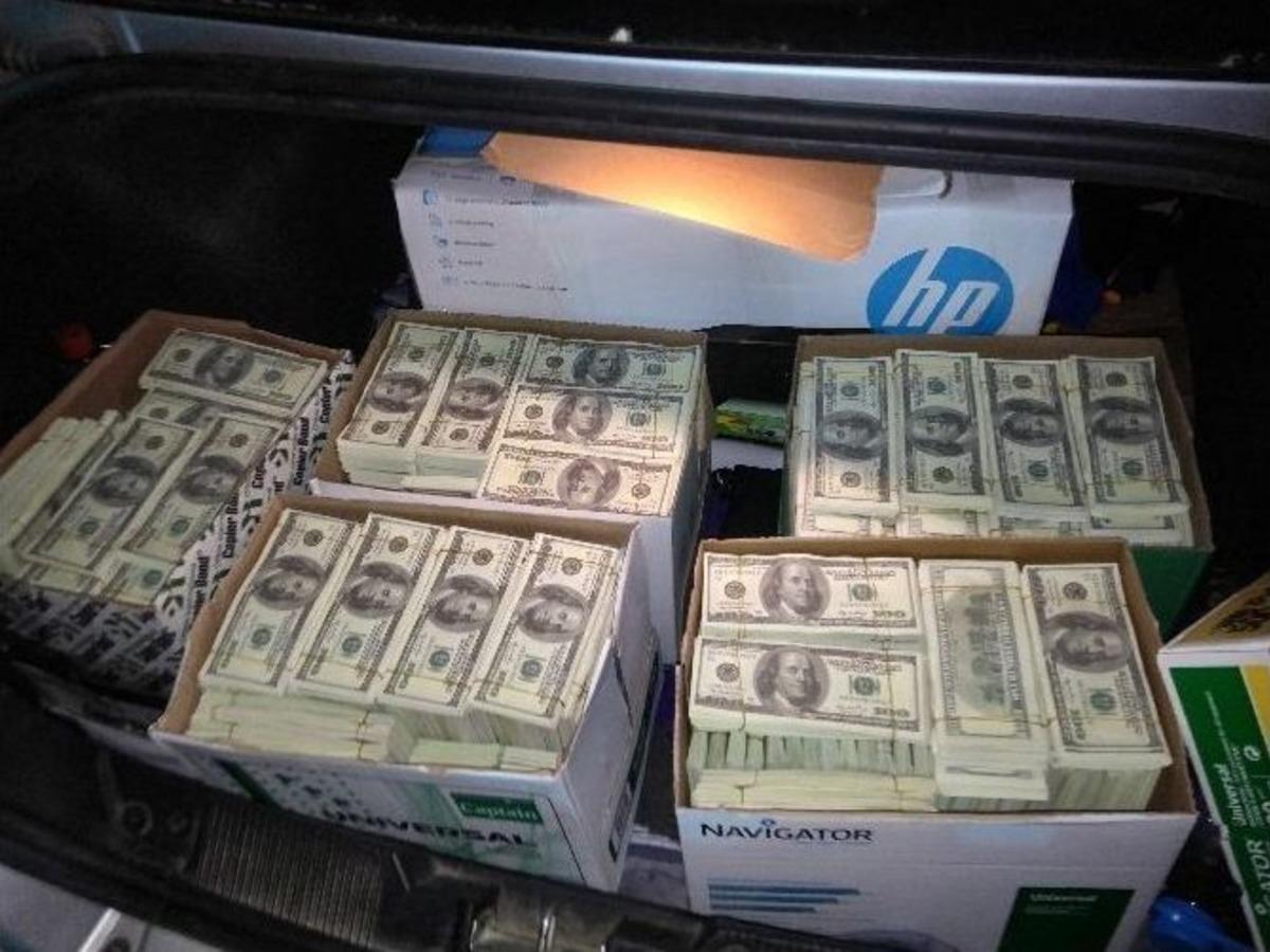 Avm Otoparkında 11 Milyon Değerinde Sahte Dolar Ele Ge&ccedil;irildi