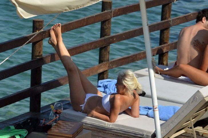 Ünlü çift Çeşme'de çok mutlu G5