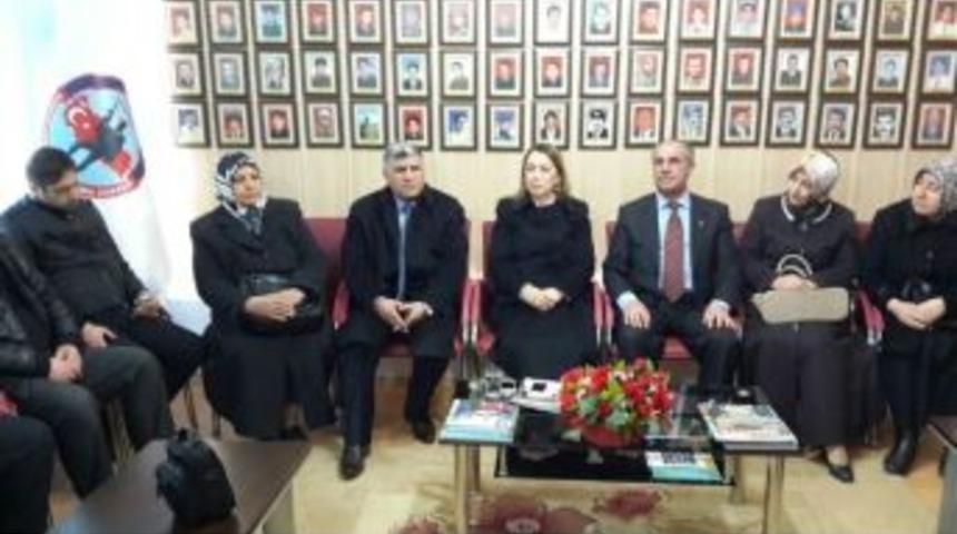 &Ccedil;alık&rsquo;tan,&ouml;nce Vatan Şehit Ve Gaziler Derneği&rsquo;ne Ziyaret