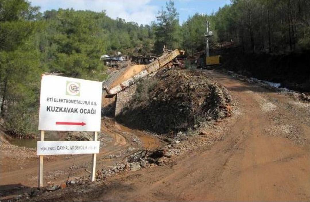 &Uuml;zerine Kaya Par&ccedil;ası D&uuml;şen Maden Iş&ccedil;isi &Ouml;ld&uuml; - Ek Fotoğraflar