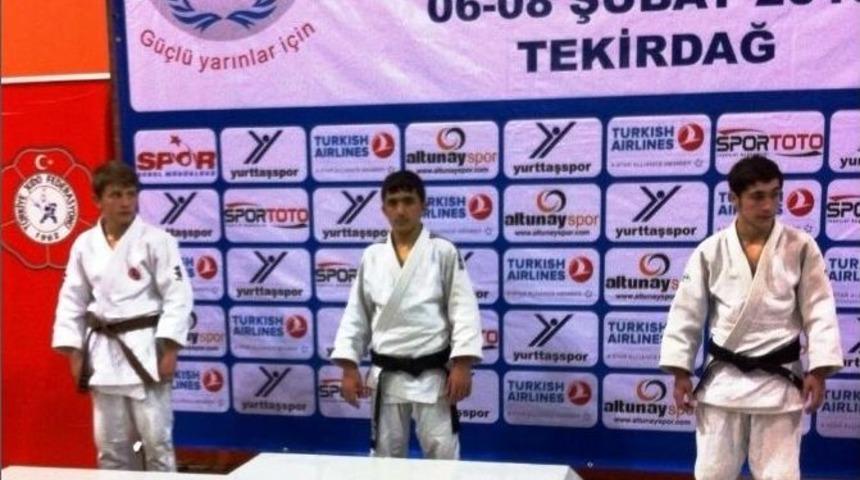 Iğdır&rsquo;dan Geldi, Ev Sahibini Yendi