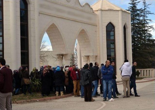 Sögüt’te Fabrika Önünde İşçi Eylemi