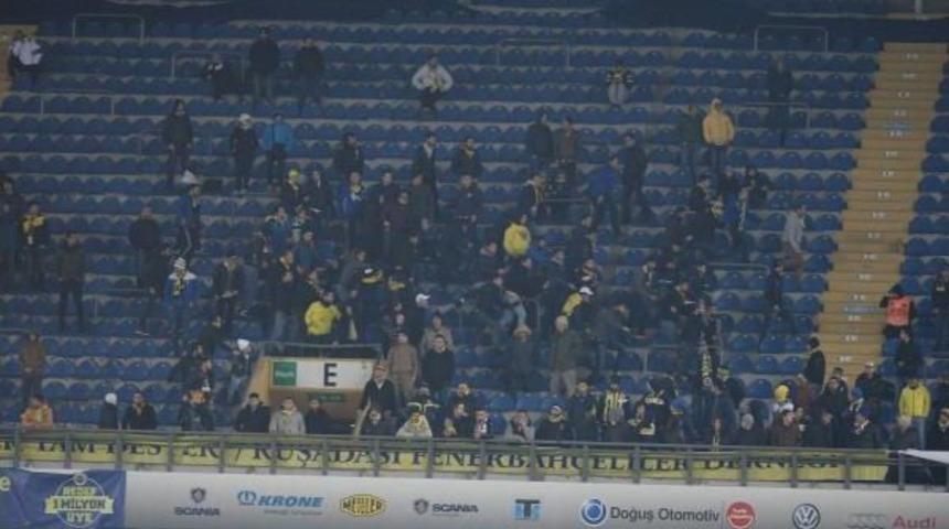 Fenerbah&ccedil;e Trib&uuml;nleri Karıştı