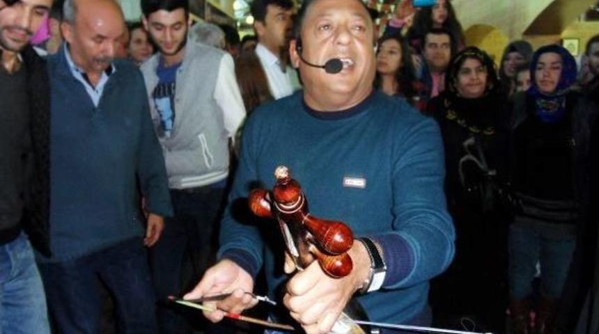 Midyatlı Kemen&ccedil;e Ustasından K&uuml;rt&ccedil;e Şarkı Ve Halay