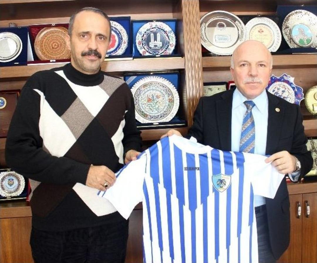 Erzurumsporlu Y&ouml;neticilerden Başkan Sekmen&rsquo;e Teşekk&uuml;r