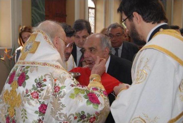 Patrik Bartholomeos, İzmir Ziyaretinin Ilk Gününde Ayin Yönetti