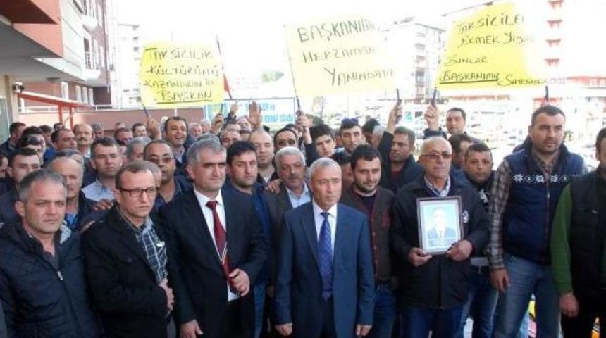 Taksicilerden Oda Başkanı'na Destek Ziyareti