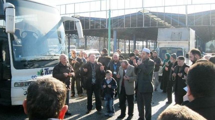 İzmitli Umre Yolcuları Uğurlandı