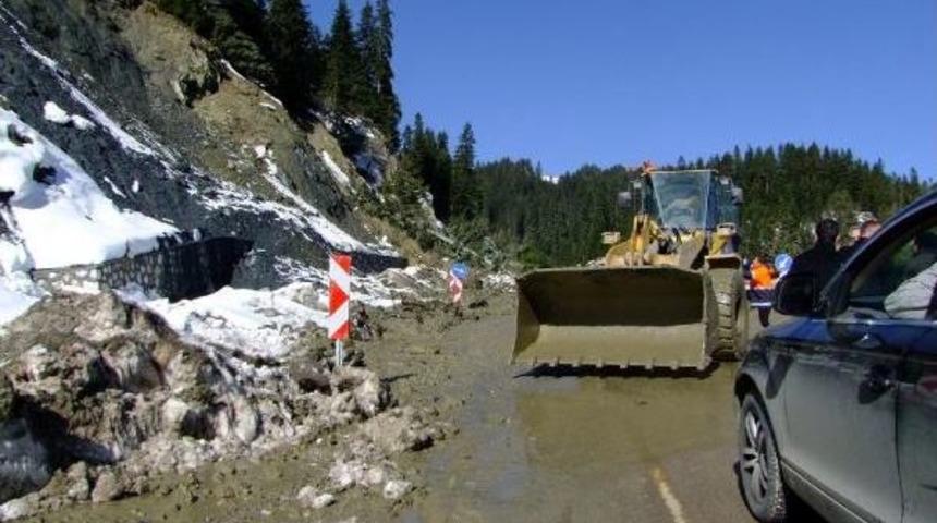 Ilgaz-Kastamonu Karayolunda Heyelan