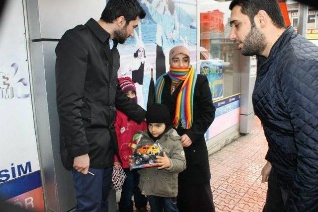 Ak Gençlerden Anlamlı Ziyaret