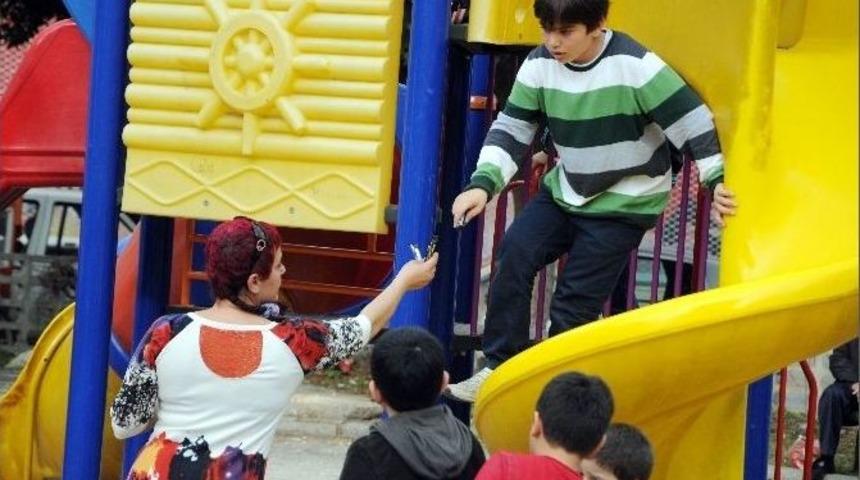 Mesaj Atıp Ortadan Kaybolan Gamze, Kendisini İntihardan Kurtaran Gen&ccedil; &Ccedil;iftin Evinde Bulundu