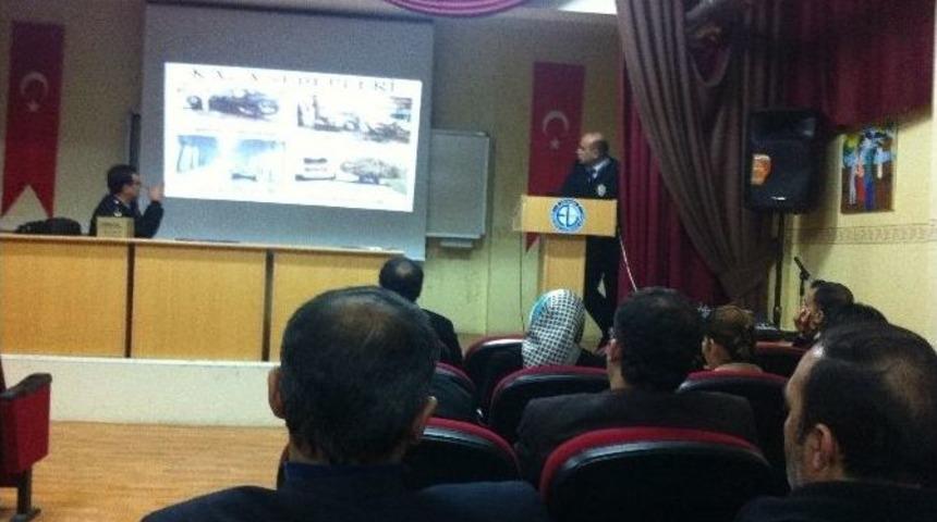 &Ouml;ğretmenlere, G&uuml;venli S&uuml;r&uuml;ş Teknikleri Eğitimi Verildi