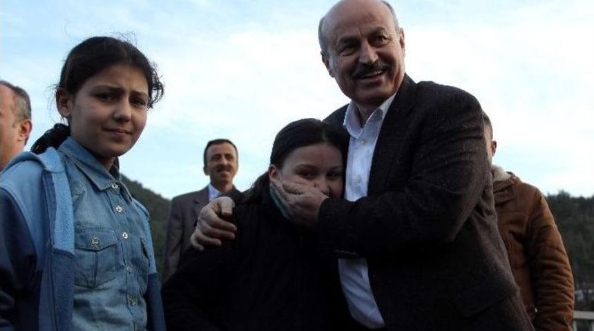 Kahveci, Cildikısık K&ouml;pr&uuml;s&uuml;nde İncelemelerde Bulundu