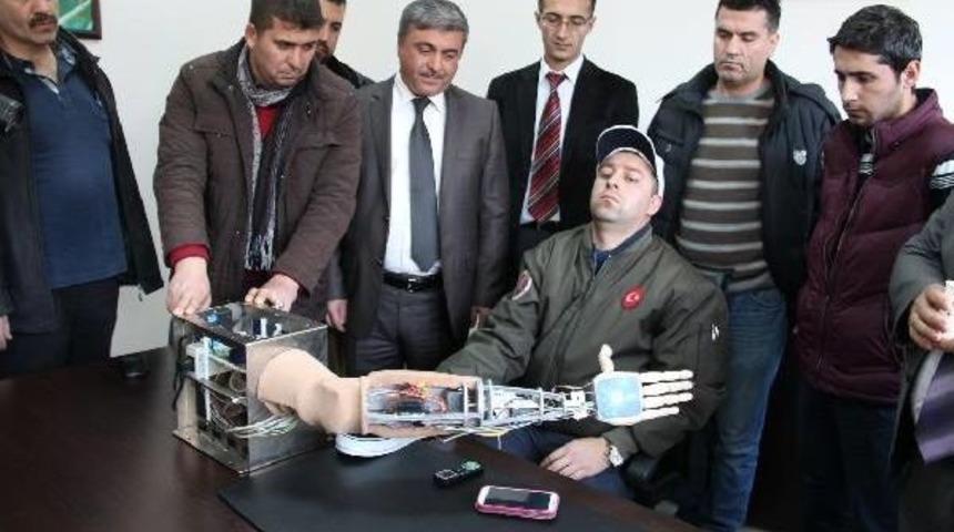 Amasya &Uuml;niversitesi'nde Harekete Duyarlı Yapay Kol Yapıldı