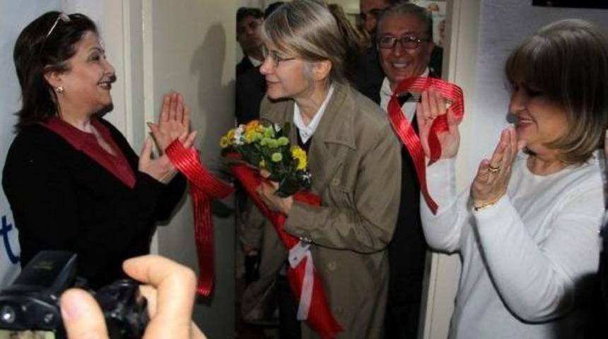 Emine &Uuml;lker Tarhan, Se&ccedil;im Startını Memleketi Tarsus'tan Verdi (2)